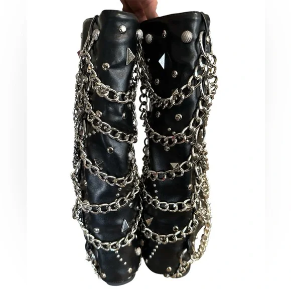 Azalea Wang‎ ALEENA CHAINED HEELED BOOTS - Picture 4 of 8
